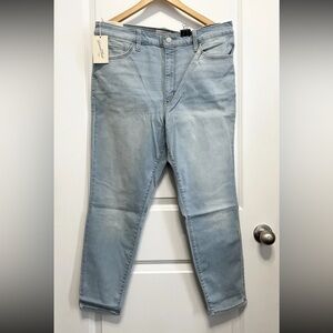 Universal Thread High-Rise Skinny Light Blue Jeans Women’s Size 17 Short